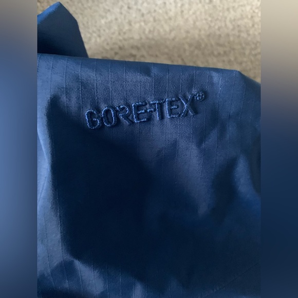 XS Arcteryx Gore-Tex Men’s Jacket (Deep Blue) - Picture 4 of 7